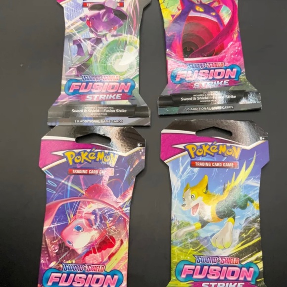 (4) Pokemon TCG Fusion Strike Sleeved Booster Pack LOT OF 4 PACKS FACTORY SEALED - Picture 2 of 2